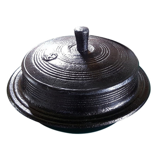 Traditionele geginterde gietijzeren pot