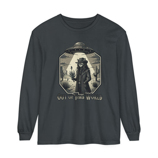 Ut av denne verden Unisex Garment-Dyed Long Sleeve T-skjorte