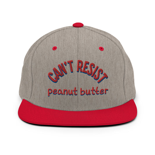 Ní féidir le hata snapback im peanut a sheasamh