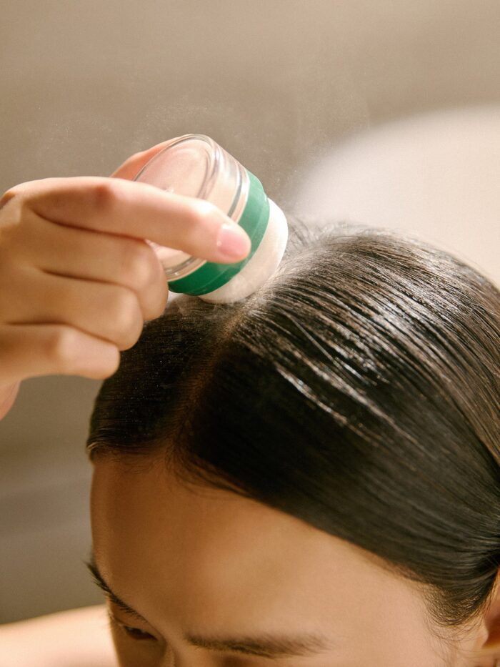 AROMATICA Rosemary Dry Shampoo Powder 10g - Image 2