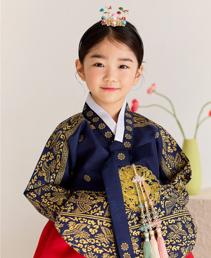 Kiztt Seyoungdang Young Queen's Hanbok - Image 2