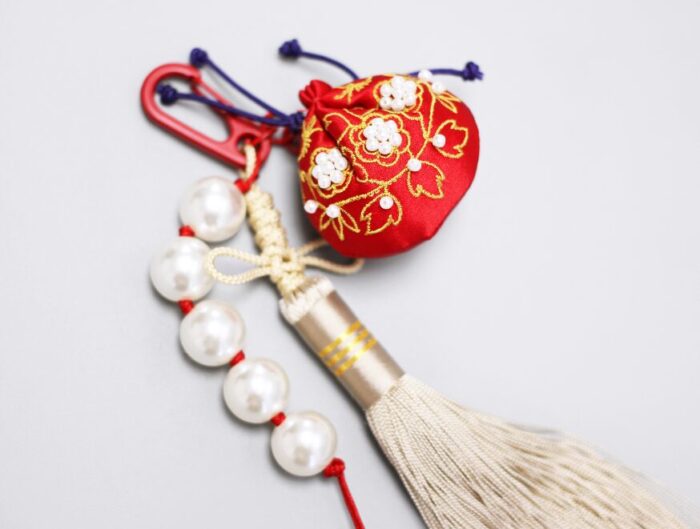 K-Heritage Pearl Pocket Keyring - Image 2