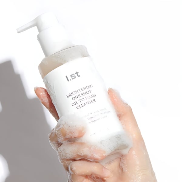 I.st Brightening One Shot Oil to Foam Cleanser 200ml