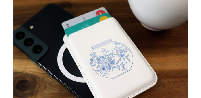 K-Heritage Blue and White Porcelain Card Wallet - Image 5