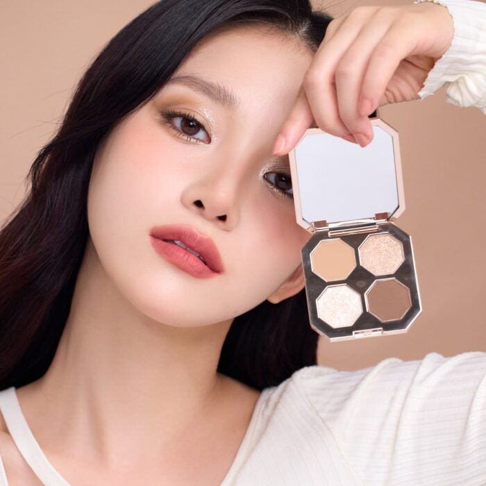 DEAR DAHLIA Dream Velvet Eyeshadow Palette 5.1g - EmpressKorea
