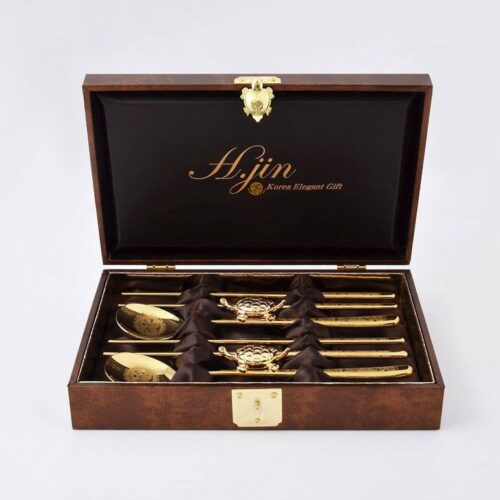 H.jin Jangsaeng Vacuum Gold Titanium Spoon Set (Sipjangsaeng Pattern) Recommended For Birthday Gifts - EmpressKorea