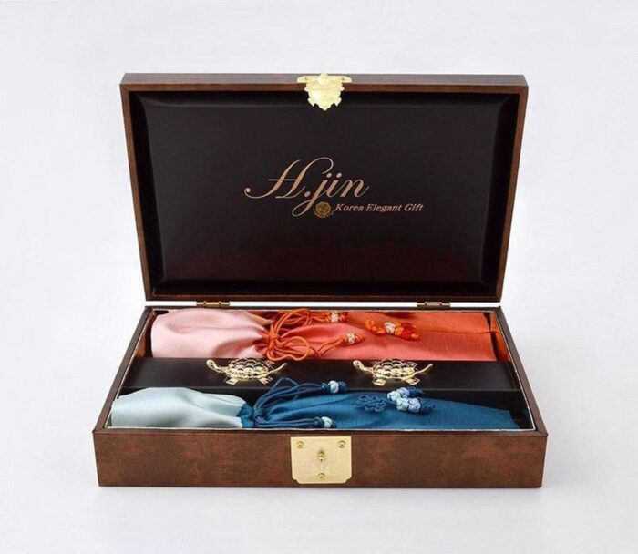 H.jin Jangsaeng Vacuum Gold Titanium Spoon Set (Sipjangsaeng Pattern) Recommended For Birthday Gifts - EmpressKorea