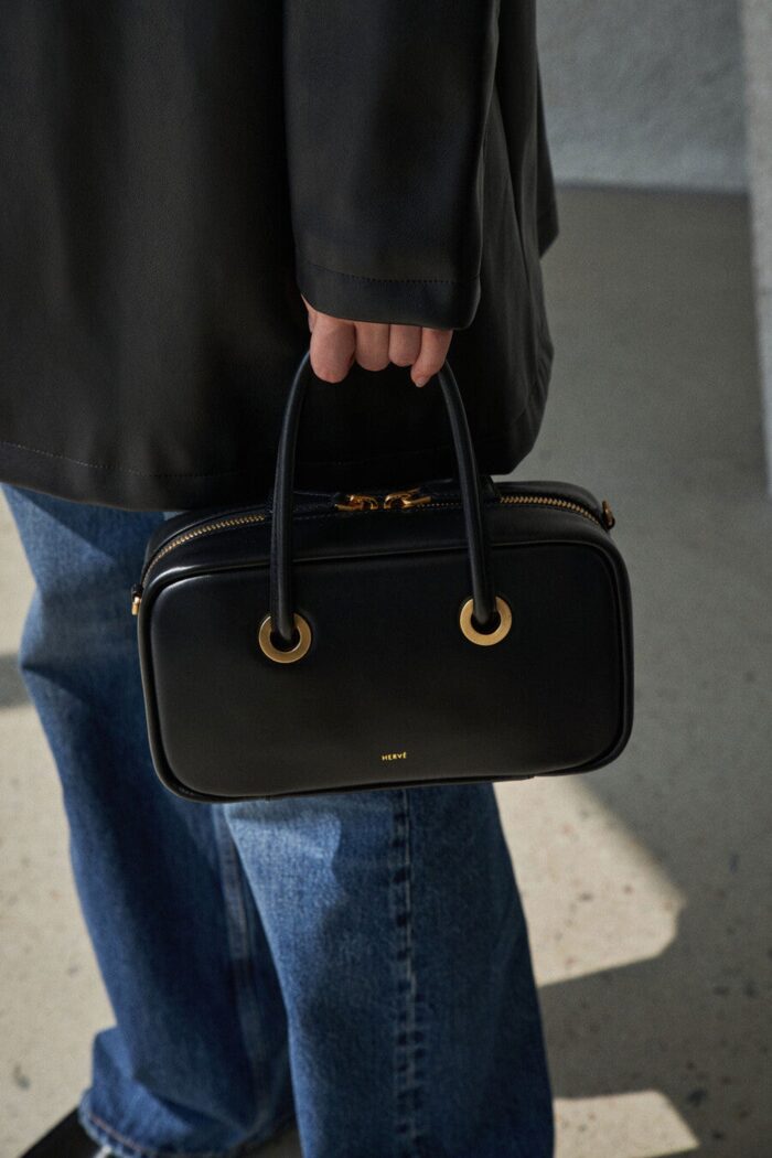 HERVE SQUARE TOTE BAG Black - EmpressKorea
