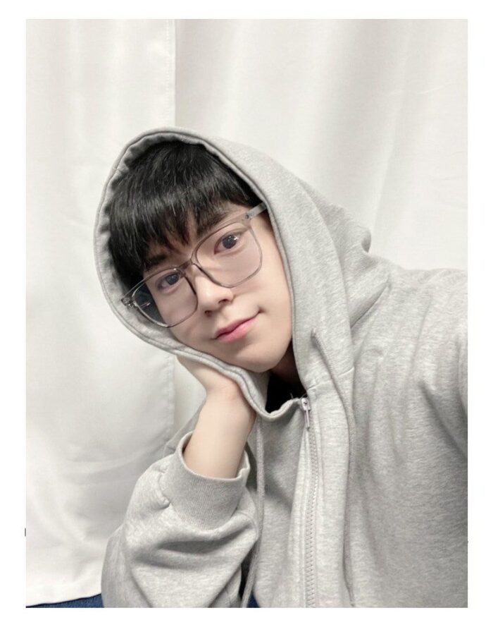 Light fashion blue light blocking UV blocking glasses - EmpressKorea