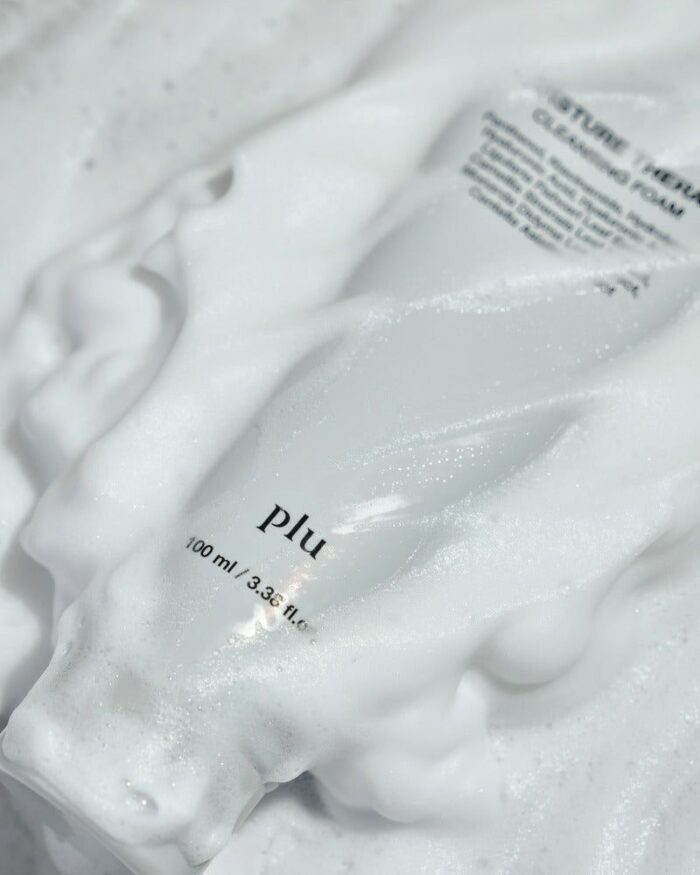 Plu Moisture Therapy Cleansing Foam 100g - EmpressKorea