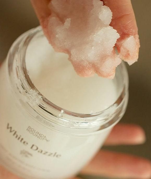 ROUND A'ROUND Forest Scented Body Scrub 300g - EmpressKorea