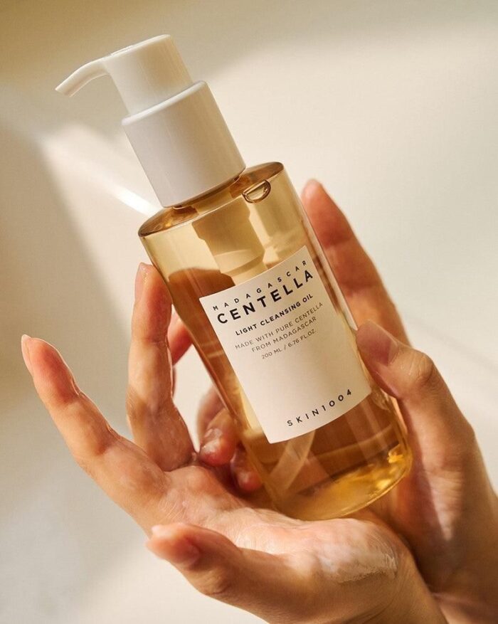 SKIN1004 Madagascar Centella Light Cleansing Oil 200ml - EmpressKorea