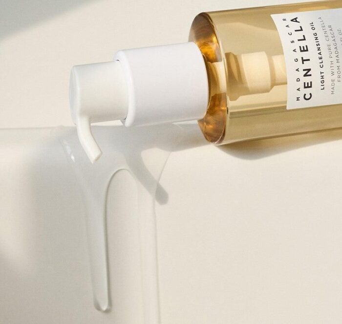 SKIN1004 Madagascar Centella Light Cleansing Oil 200ml - EmpressKorea