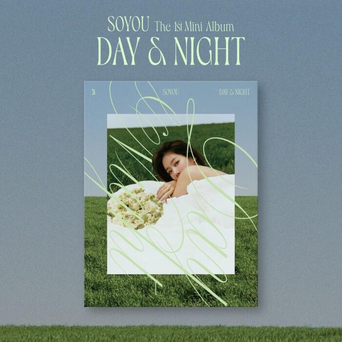 SOYOU - 1st Mini Album: DAY & NIGHT - EmpressKorea