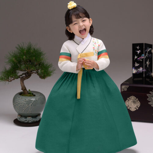 THEYE HANBOK Green Minah Girl's Hanbok QT396