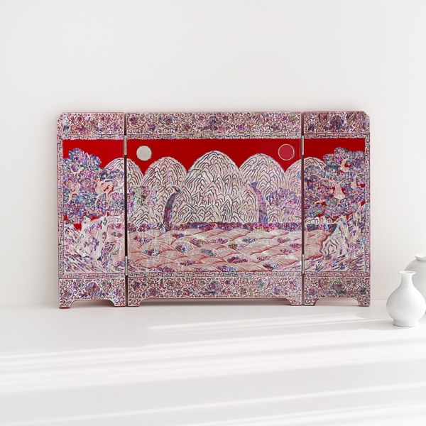 PARKSSI SANG BANG Luxury Mother-of-pearl Lacquerware Extra-Large Folding Screen (Ilwol Dojeok) Silk Layers