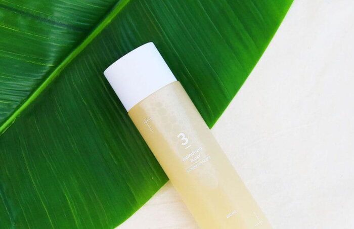 numbuzin No.3 Super Glowing Essence Toner 200ml No.3 Super Glowing Essence Toner 200ml - EmpressKorea