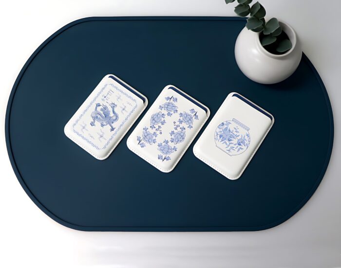 K-Heritage Blue and White Porcelain Card Wallet - Image 2