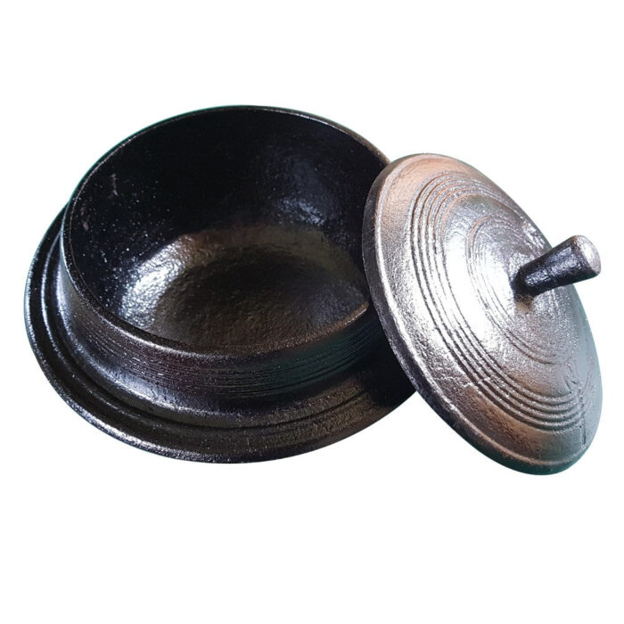 Traditional-Style Seasoned Cast Iron Pot - Image 2