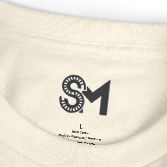 Luxury brands only, please Stylish Unisex Graphic Tee - Bold Design with Korean Text - Image 3