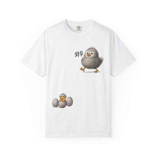 "meta_description": "Discover the Chick T-Shirt: perfect for animal lovers seeking comfort and style.",