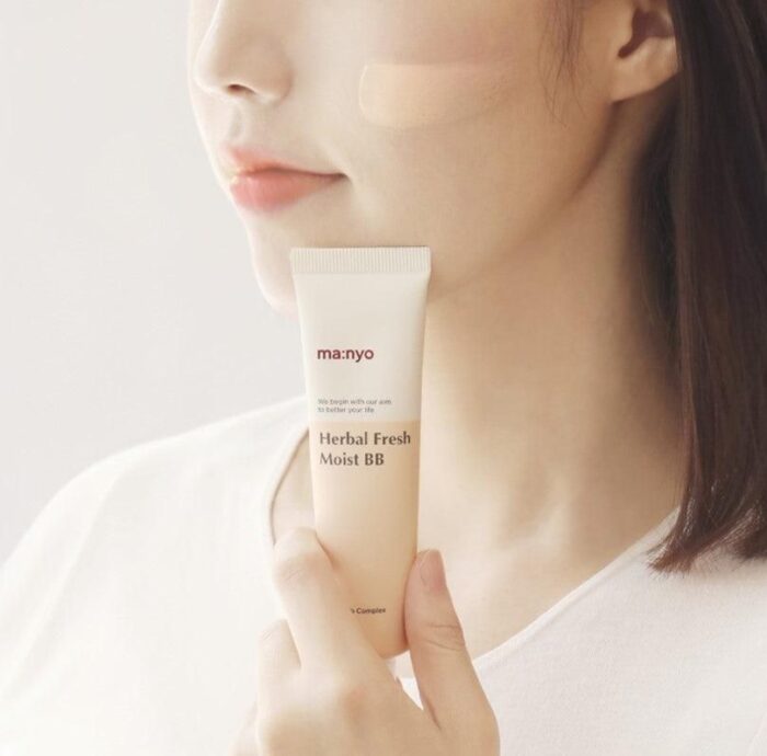 ma:nyo Factory Herbal Fresh Moist BB Cream SPF 29 PA++ 30g - EmpressKorea
