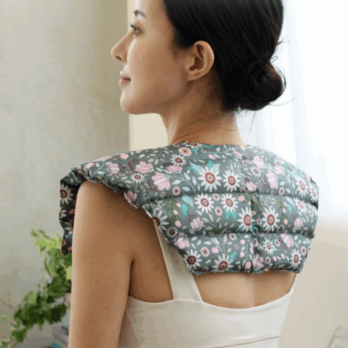 "meta_description": "Experience soothing herbal therapy for neck relief with AESLA Poultice Pack.",