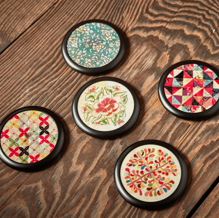 K-Heritage Bojagi Pattern Lacquerware Hand Mirror - Image 2