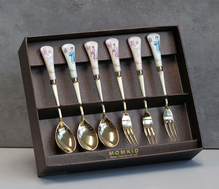 "meta_description": "Experience royal elegance with our Uigwe Teaspoon & Fork Set. Perfect for collectors.",