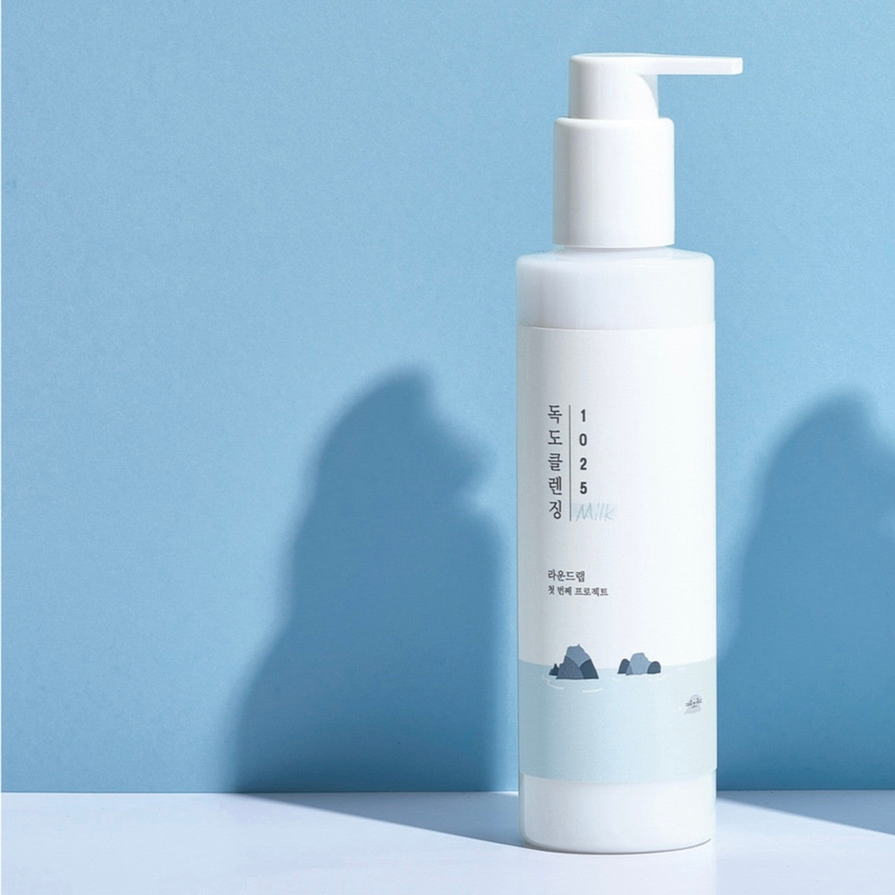 Round Lab 1025 Dokdo Cleansing Milk - Image 2